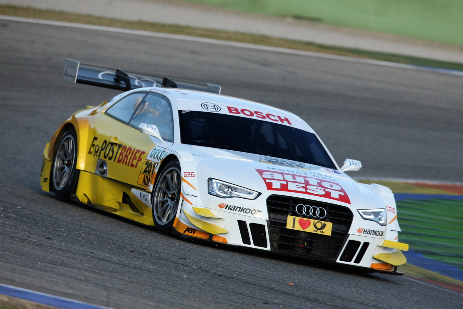 Audi A5 DTM sa prezentat pe circuitul de la Valencia  AutoMOD.ro